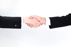 N934_akusyusuruhutaribiz500-thumb-750x500-1895