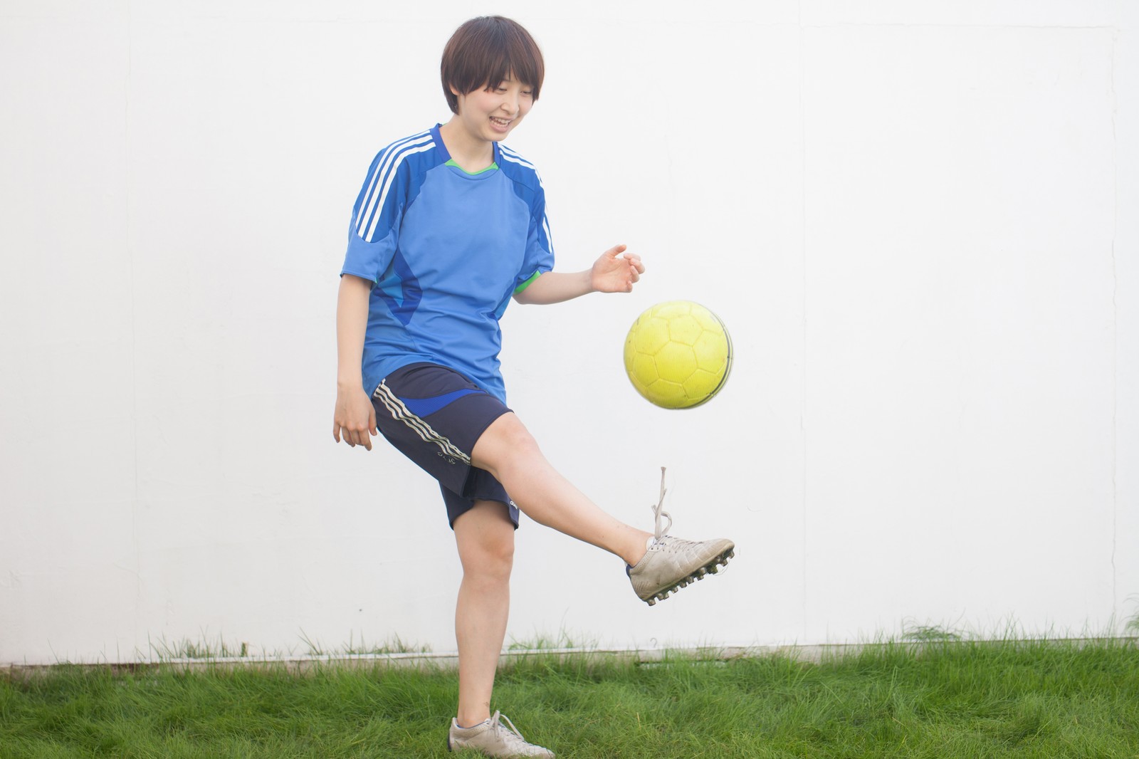 小学生のサッカーの練習でリフティングは必要か について考えてみた サッカーでいつもベンチの子供の親が本音で語る物語